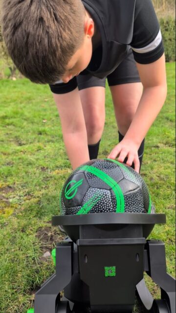 Time to train 💪💪

The strikesphere Soccer Launcher is the perfect training partner for you to up your skills 👀

#strikesphere #soccerlauncher