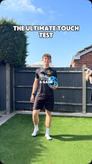 The ultimate touch test. Think you can beat us? ⚽🔥
We’re putting our touch on the line with both feet, strong and weak. It’s harder than it looks, and it shows exactly where your touch needs work.
Give it a go with your strong foot first, then see what happens when you switch.
Can you actually beat our score? Let us know below. 👇
#football #FootballTraining #FootballTouch #FootballSkills #FootballChallenge