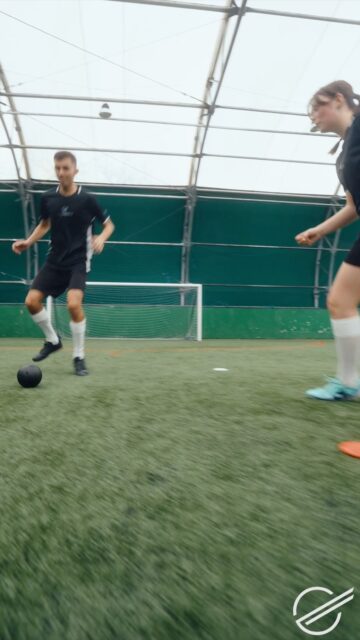 Train smarter with the strikesphere Soccer Dash 💪
Improve your dribbling ✅
Develop your skills✅
Elevate your game ✅
Are you up for the challenge? Tag a friend who needs this 👇
#strikesphere #elevateyourgame #soccerdash